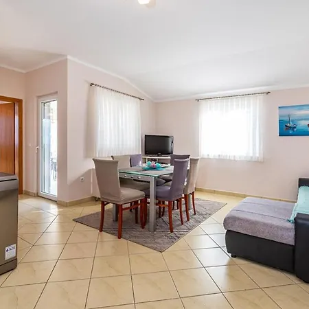 Apartment Dil Razanac